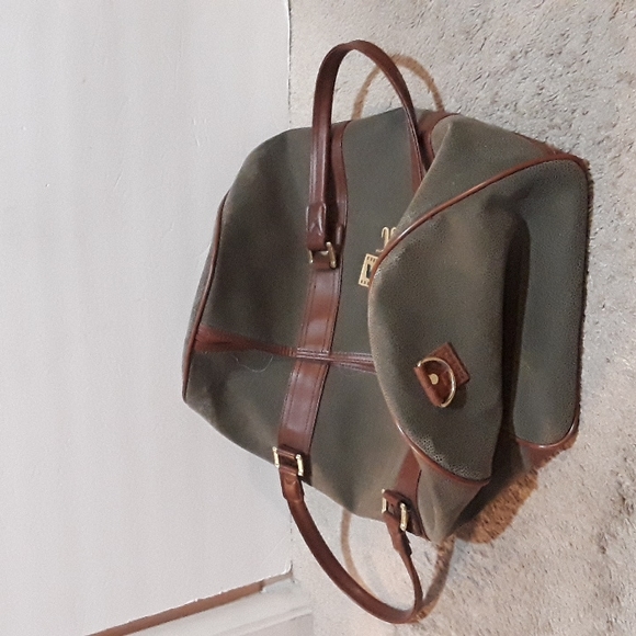 RARE MGM GRAND CAST LAS VEGAS DUFFLE BAG NV - Picture 5 of 7